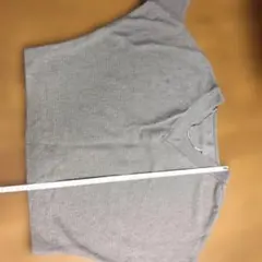 ✴GUグレー Vネック 半袖ニット