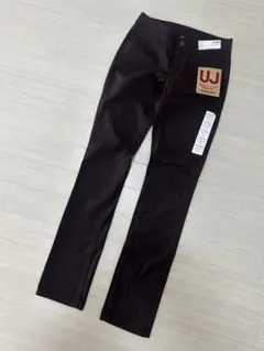 ユニクロ　カラースキニーフィットストレートジーンズ　新品タグ付き　23