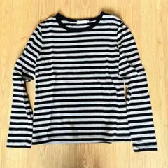 earth music&ecology 長袖Tシャツ 黒とグレーのストライプ