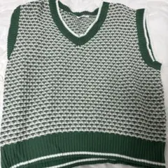 グリーン　ニットベスト