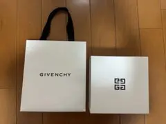 Givenchy ショップ袋とギフトボックス