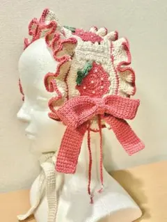 【ハンドメイド1点物 】　いちご柄のヘッドドレス　バブーシュカ