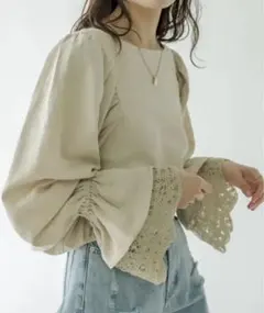 mystic ミスティック 袖口レースフリルブラウス