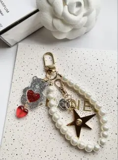 CHANEL _2025 ホリデー　彗星チャーム_＆ ★ キーホルダー　パール