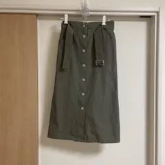 GU スカート　Mサイズ　カーキ