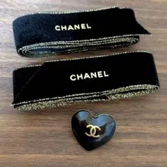 CHANEL　2023 ホリデー限定　ハート チャーム　ベロアリボン