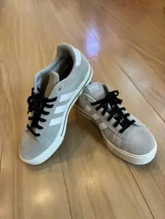 adidas スエード グレー スニーカー