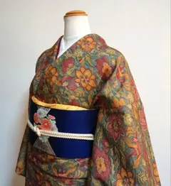 希少!!【正絹 小紋】 着物 大人エレガント 紗綾形文様×花柄　豪華デザイン