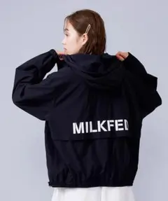 ミルクフェド バックロゴ入りブルゾンパーカー 軽量 ブラック M