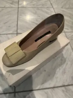 美品✨BOUTIQUEOSAKI ブティックオーサキ24cmヒールパンプスのサムネイル
