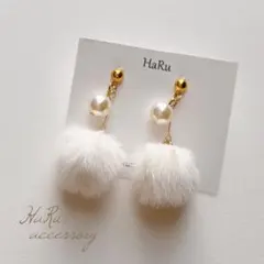 【 s15 】ファーボール ホワイトパール ピアスorイヤリング