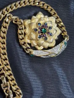 CRAFTヴィンテージ 金色の花びらブローチとお魚のショートネックレス