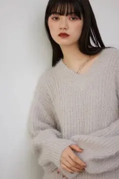 アズールバイマウジー　シャギーＶネックニットトップス　セーター　新品未使用タグ付