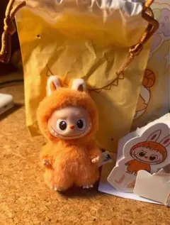 【正規品】LABUBU PIN FOR LOVE シリーズ ペンダント 「J」