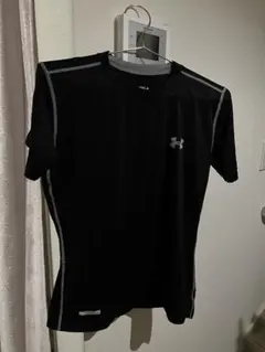 アンダーアーマー　FITTED 半袖