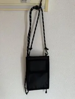 NIKO AND... 二つ折りスマホショルダー ブラック