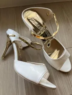 ホワイト パテントレザー ハイヒール　ゴールド　サンダル　ウェディングシューズ