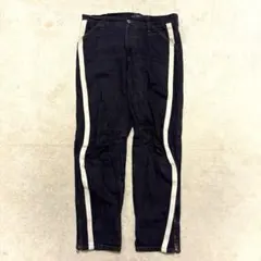 Item thumbnail for item 726c3c7e-d54d-402e-8bcb-47829b019c8c