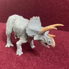 トリケラトプス フィギュア