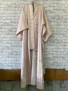 淡いピンク 刺繍入り ロング丈着物