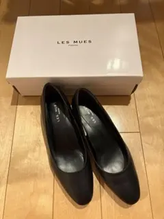 LES MUES レミュー パンプス ブラック 23.5EEEのサムネイル