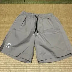 CHUMS ベージュ ショートパンツ