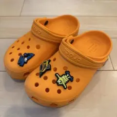 Crocs オレンジ サンダル 装飾付き　C13 19センチ