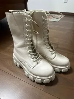 厚底ホワイトレースアップロングブーツ