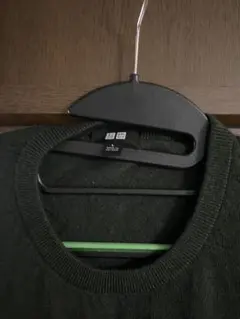 UNIQLO メリノクルーネックセーター　オリーブ　L