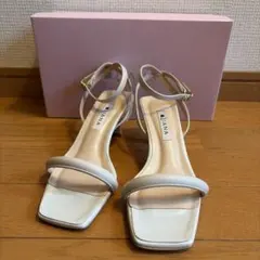 新品未使用 ダイアナ サンダルのサムネイル