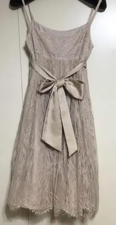 ストロベリーフィールズ ひざ丈ワンピース