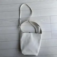 ear PAPILLONNER バッグインバッグ　レザー　ショルダーバッグ