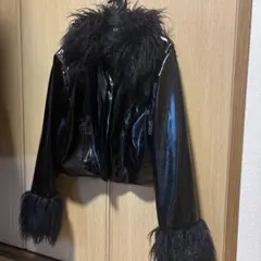 黒のファー付きクロップドジャケット 本日のみ