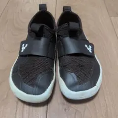 Vivobarefoot キッズ スニーカー ブラック EUR 28K