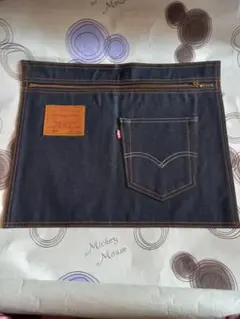 Item thumbnail for item 974fe10c-2da5-4dbd-a634-0085b22c79db