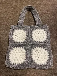 グラニースクエアバッグ　モチーフ編みバッグ　ハンドメイド　モコモコ