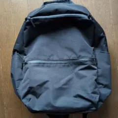 ブラックナイロンリュック収納多数