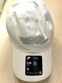 【限定・カスタム】NIKE × BTS カスタム キャップ（ホワイトS-M）のサムネイル