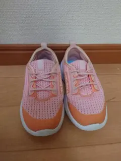 New Balance ピンク スニーカー