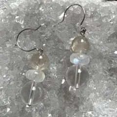 透明感ガラスピアス 雫 フラワー 揺れる 上品 淡色 金属アレルギー対応 