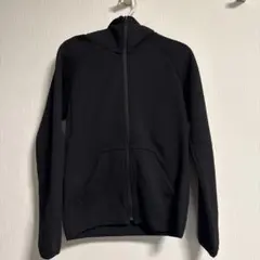 黒 ユニクロ　フリースパーカー フード付き　ジッパー　フルジップパーカー　S