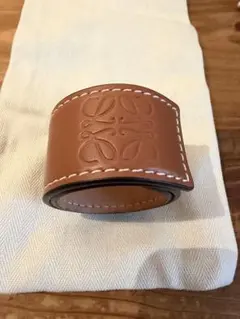 ☆人気☆LOEWE スラップ ブレスレット カーフレザー ライトブラウン