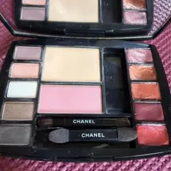 CHANEL TRAVEL MAKEUP PALETTEのサムネイル