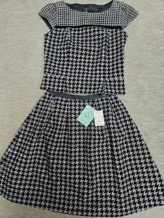 TOCCA　新品タグ付き♥️　スーツ　スカート　トップスのサムネイル