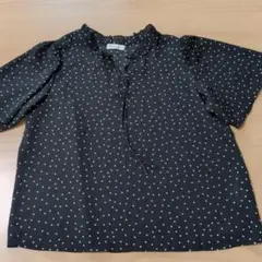 earth　水玉ブラウス　黒