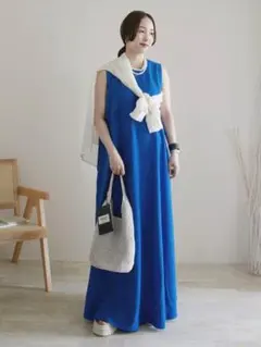 完売/廃盤品★エンボスノースリーブワンピース ブルー coca ロングサイズのサムネイル