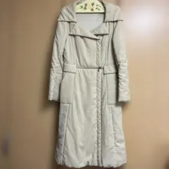 ★美品★ FOXEYフォクシーニューヨーク　中綿入りコート　ベージュ　サイズMのサムネイル