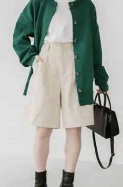 〈BONLECILL〉タック入り ハイウエストチノショートパンツ　アイボリー　L