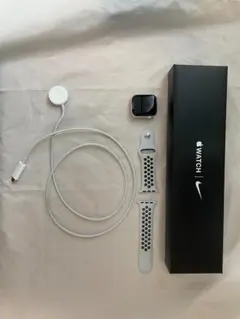 Apple Watch SE GPS第一世代 40mm Nikeモデル シルバー