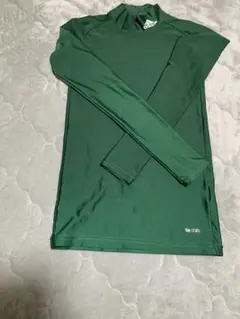 adidas techfit 長袖 グリーンシャツ